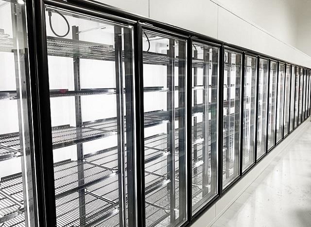 La puerta de cristal del congelador medio de la temperatura para el paseo en cueva de la cerveza del refrigerador refrigeró la cámara fría de la exhibición