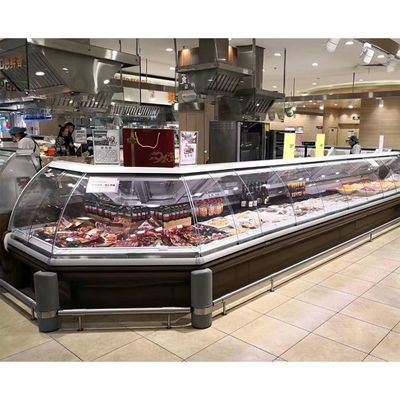 El aire refrescó el refrigerador de la exhibición de la carne