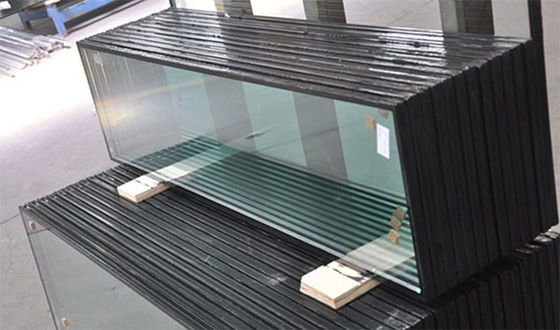 La bodega ultra clara E baja de cristal moderó el vidrio aislado calentado
